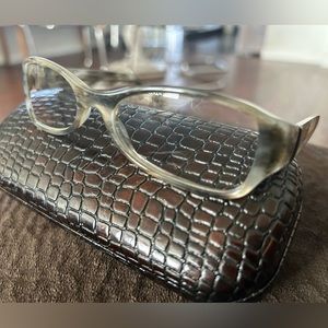 Gucci glasses. Grey color. Comes with case